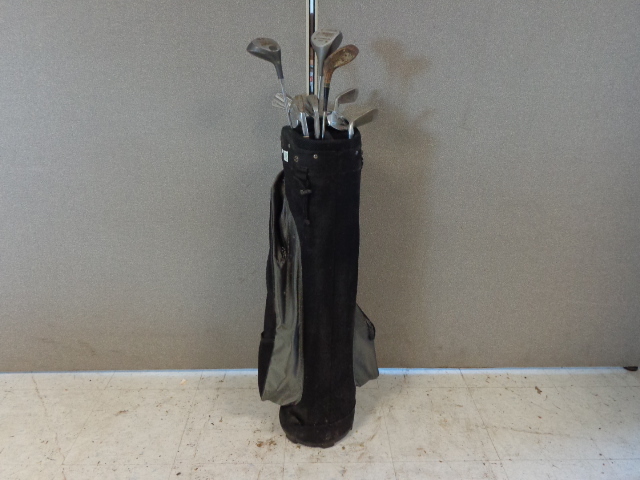 lot 138 image: Golf Clubs & Bag