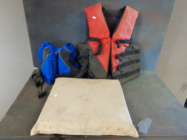 lot 139 image: Boating Equipment