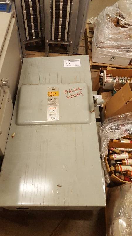 lot 22 image: ITE Heavy Duty Enclosed Switch Cat F355-1 400A 600V 480V3PH 250 HP Type 1