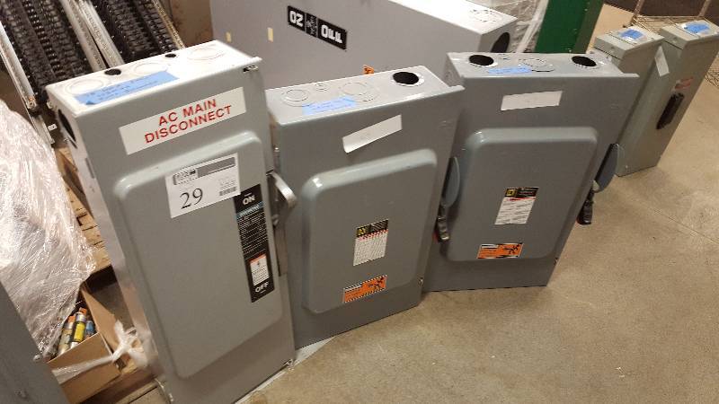 lot 29 image: Lot of (3) Electric Boxes Including 2) Square D NEMA1 200A 600V 3PH Fused Disconnect Heavy Duty Safety Switch w Fuses AND 1) Siemens I-T-E Enclosed Switch Heavy Duty Model 162096 Cat SN424 Series A 200A, 240V, 3PH 25 HP Max Type 1