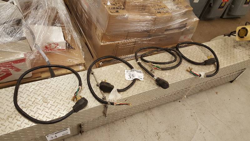 lot 35 image: Lot of (4) 220V Wire w Plug
