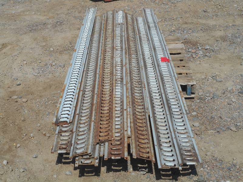 Approx (18) Lengths Of E-Track, 9-1...