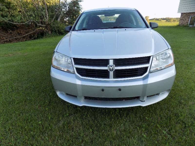 lot 2 image: 2010 Dodge Avenger SXT