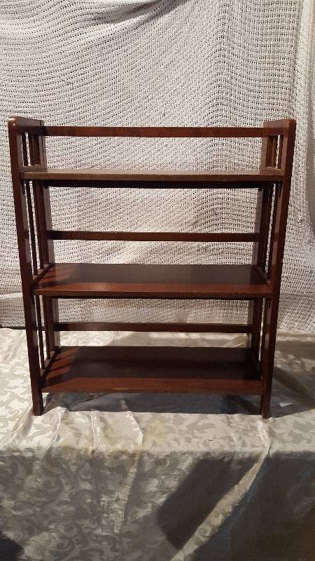 Folding wooden book shelf
