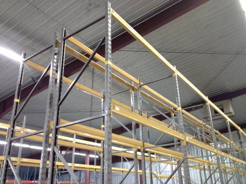lot 526 image: 15.5 Pallet Racking  - 16 Uprights, 56 Crossbeams