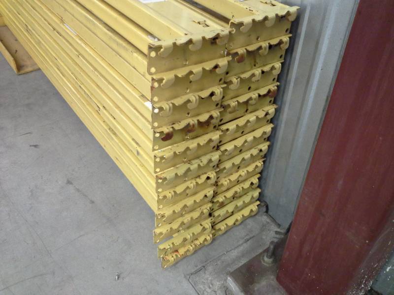 lot 528 image: Pallet Racking  - 42 Crossbeams