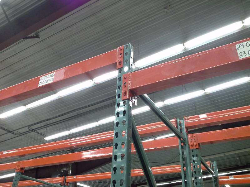 lot 535 image: 10 Pallet Racking  - 4 Uprights, 8 Crossbeams