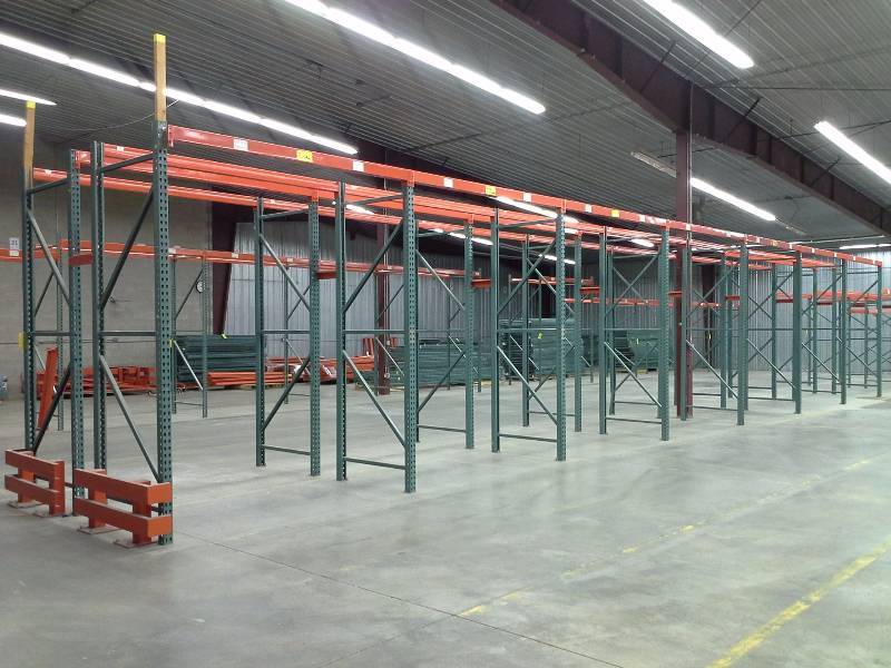 lot 539 image: 10 Pallet Racking  - 16 Uprights, 28 Crossbeams