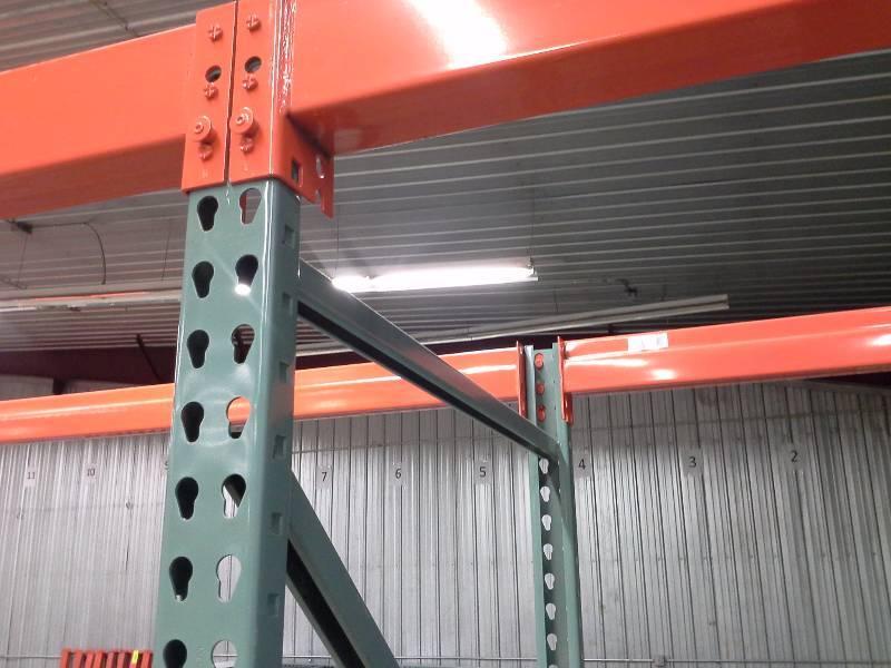 lot 541 image: 8 Pallet Racking  - 2 Uprights, 4 Crossbeams