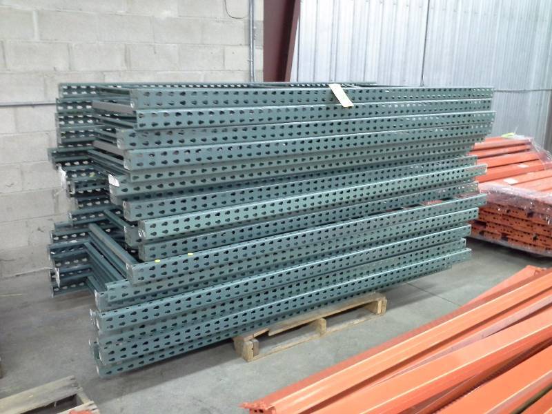 lot 557 image: 8 Pallet Racking  - 20 Uprights