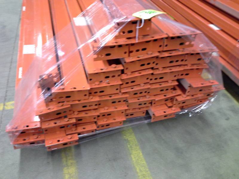 lot 562 image: Pallet Racking  - 36 Crossbeams