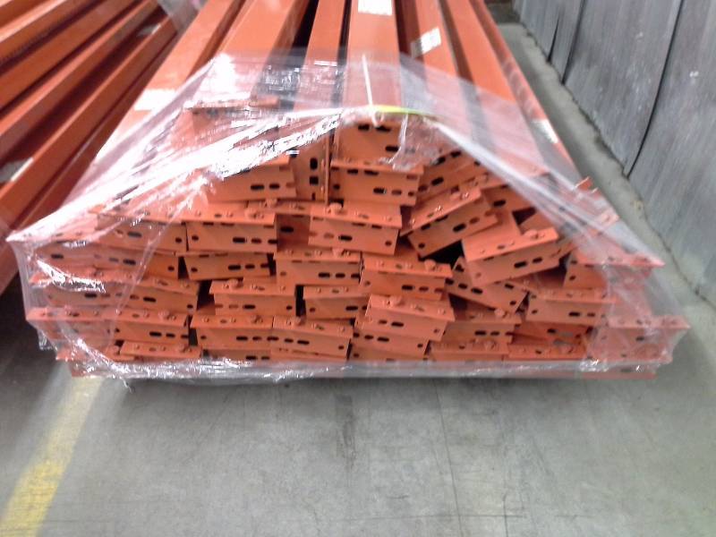 lot 564 image: Pallet Racking  - 43 Crossbeams