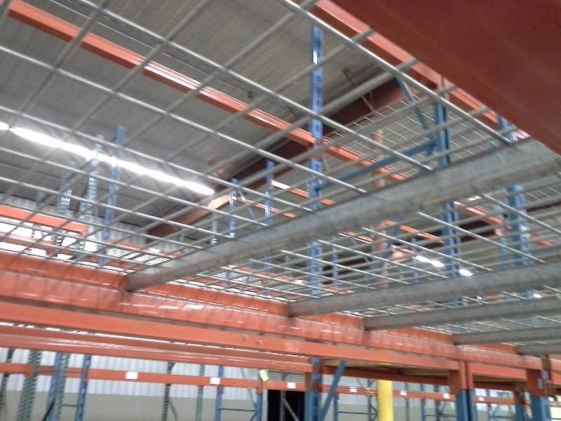 lot 571 image: 10 - Pallet Racking Wire Decking Units