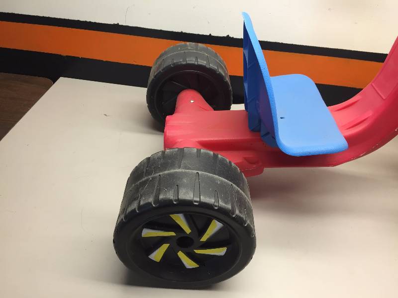 BIG WHEELS 3 WHEELED RIDE ON TOY