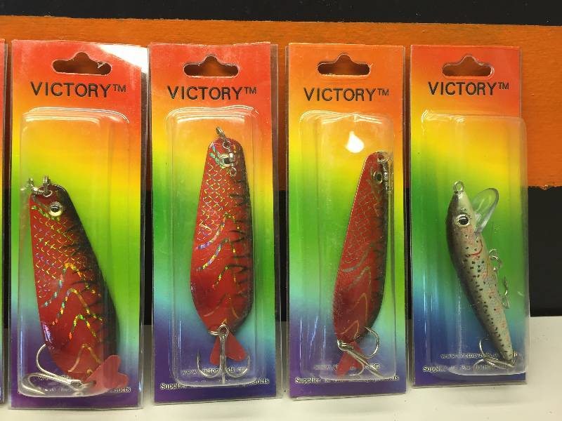 FISHING LURES (7)