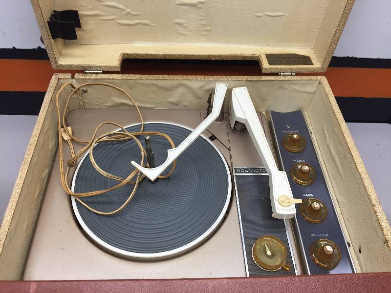 RCA VICTOR STEREO PHONIC TOTAL SOUND RECORD PLAYER