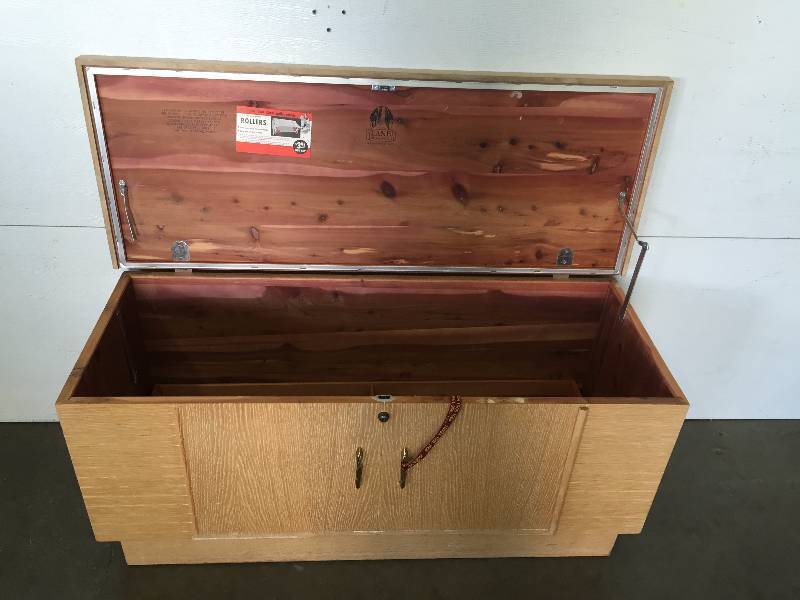 LANE CEDAR CHEST
