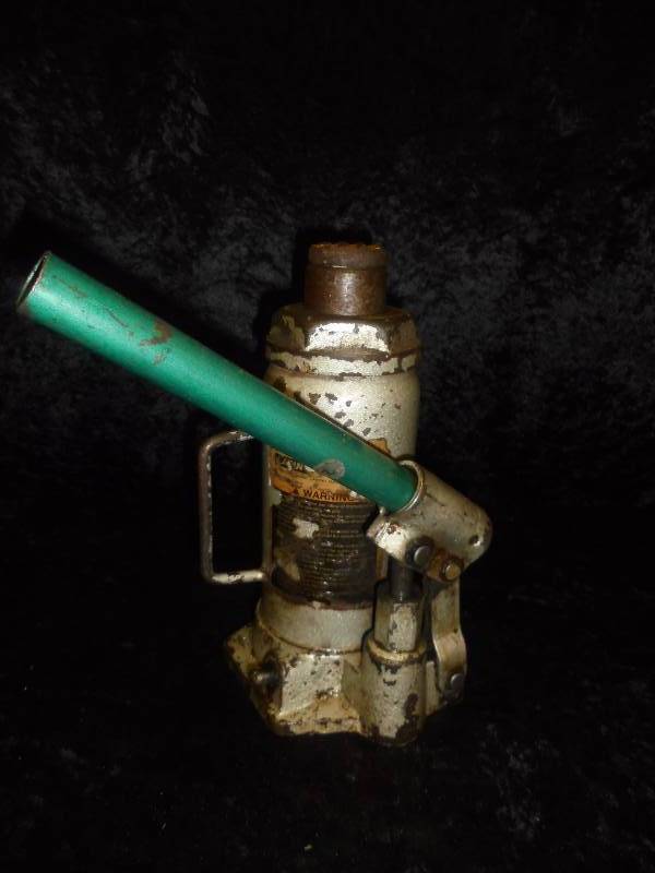 12 Ton Jack with Handle