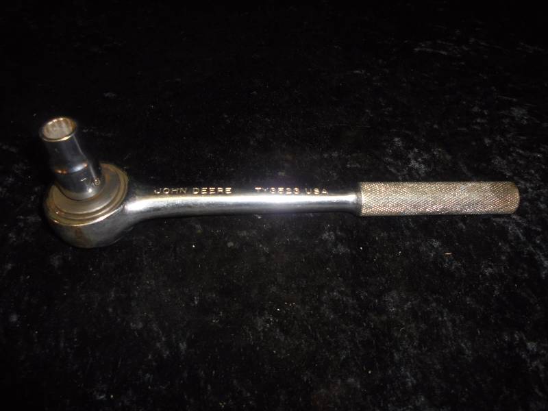 John Deere 12 Ratchet & Socket
