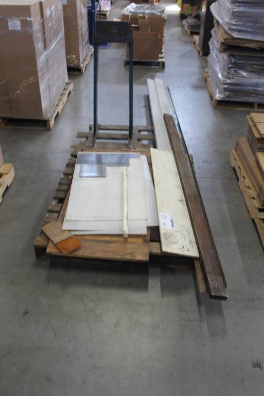 Pallet Lot Including Wood Posts 43�x4�x4�  Qty 4, Misc Wood & Plastic