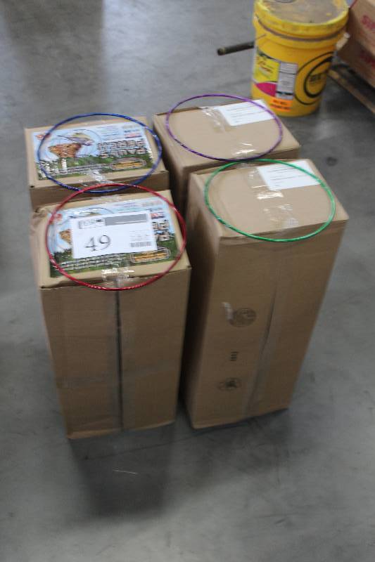 Lot of (400) Glamos Wire Products Paul�s Perch Bird Feeders