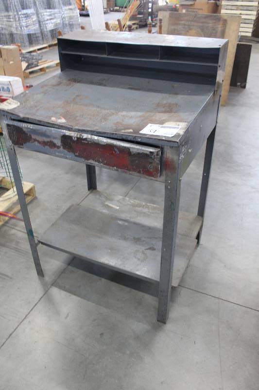 Shop Work Stand w Center Drawer