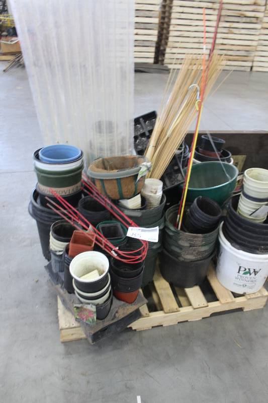 Pallet Lot of (Approximately 100) Misc Various Sizes Plastic Plant Containers