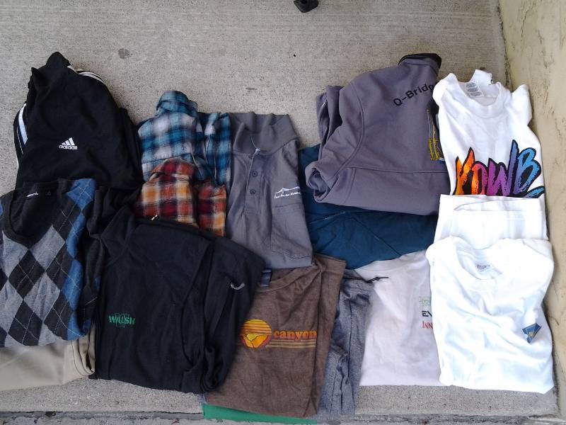 lot 44 image: 16-Pieces Mens LXL (3 Are 2x, 3x) T-Shirts, Jackets, Flannel Shirts