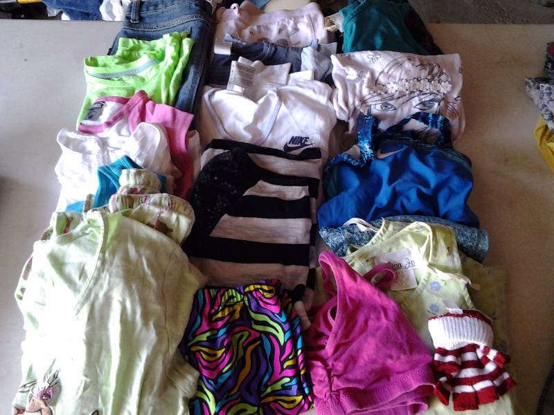 lot 50 image: 20-Pieces Big Girl Clothes (Size 12-14-16 & LXL)