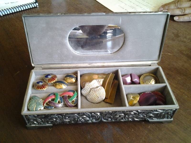 lot 11 image: Fancy (Pewter-) Trinket Box With Pierced Earrings