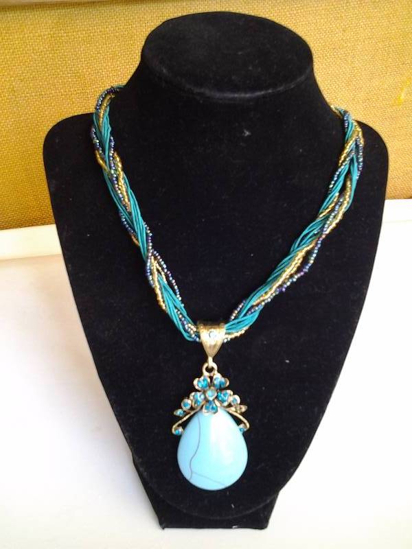 lot 16 image: Unique Turquoise Tone Beaded Twist Necklace With Stones