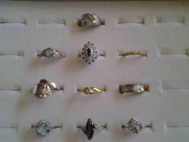 lot 23 image: Lot Of Assorted Rings