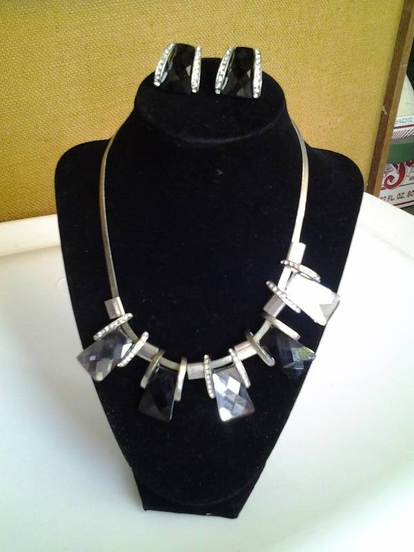 lot 24 image: Silvertone Necklace & Pierced Earring Set With Stones