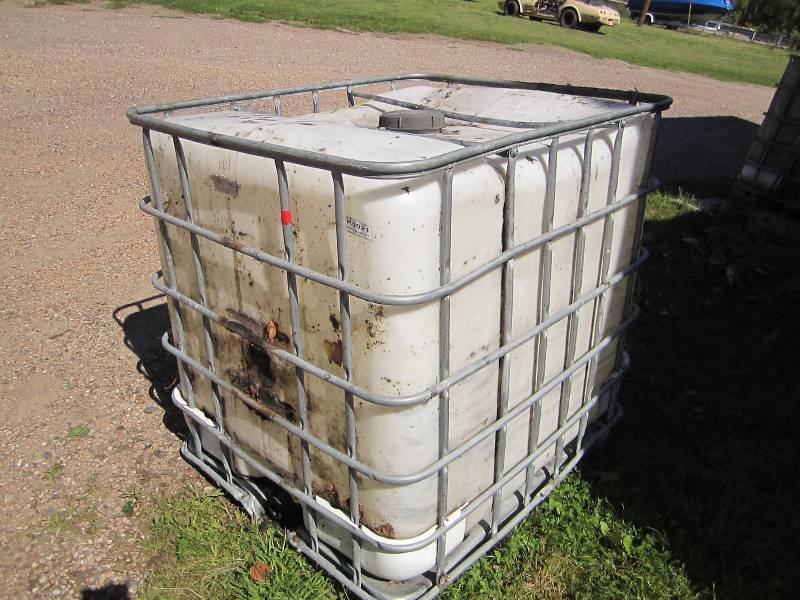 Liquid storage container...
