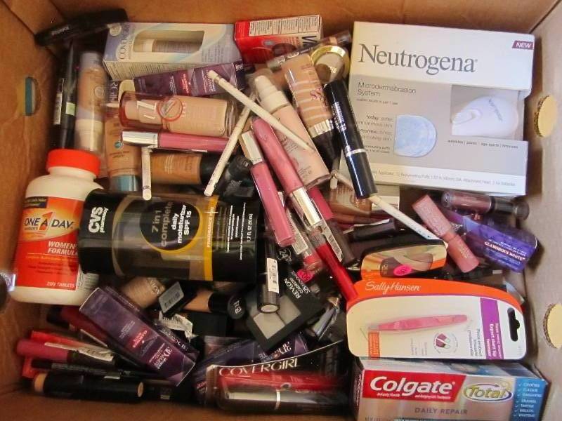 Huge lot of cosmetics...