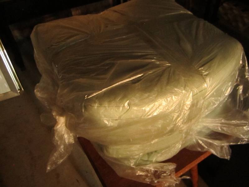 Lot of 4 new seat cushions identica...