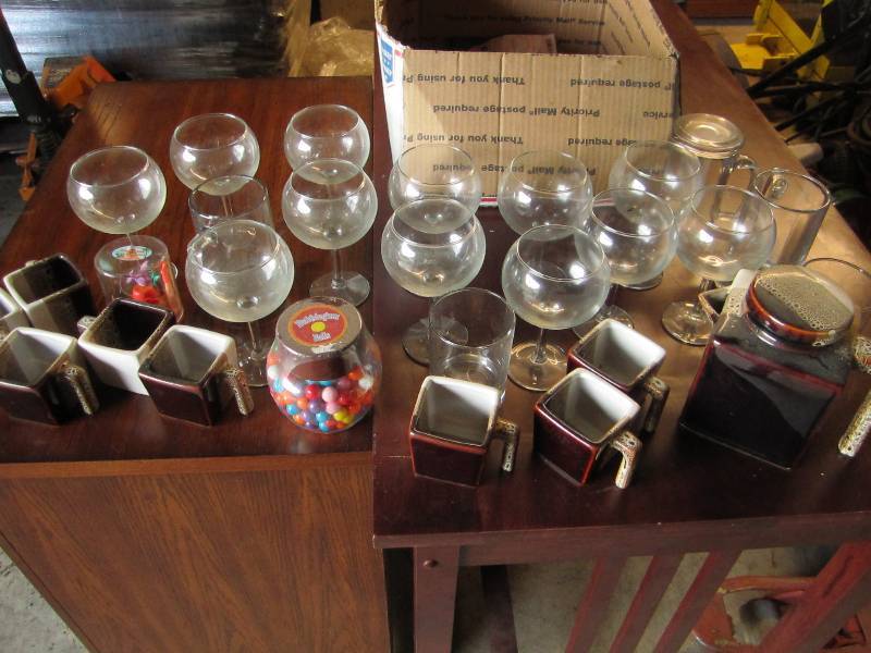 Lot of glassware...