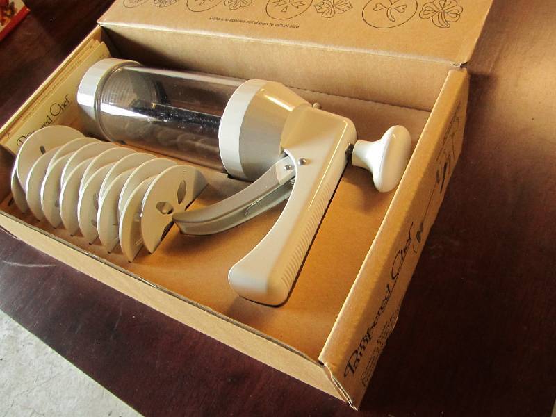 Pampered Chef cookie press...