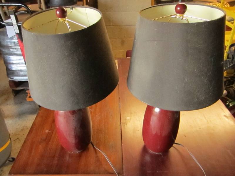 2 table lamps...