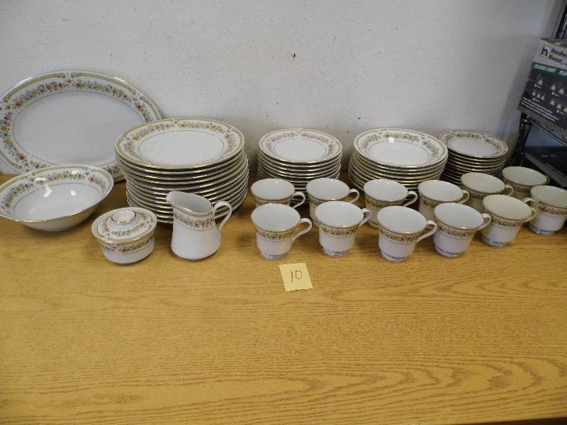 Liling China Set