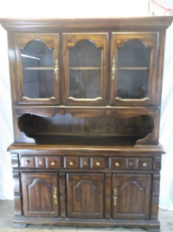 Lighted Hutch