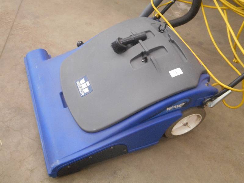 Windsor Wave Wide Area Vacuum, 120V... Loretto Equipment 302 KBID