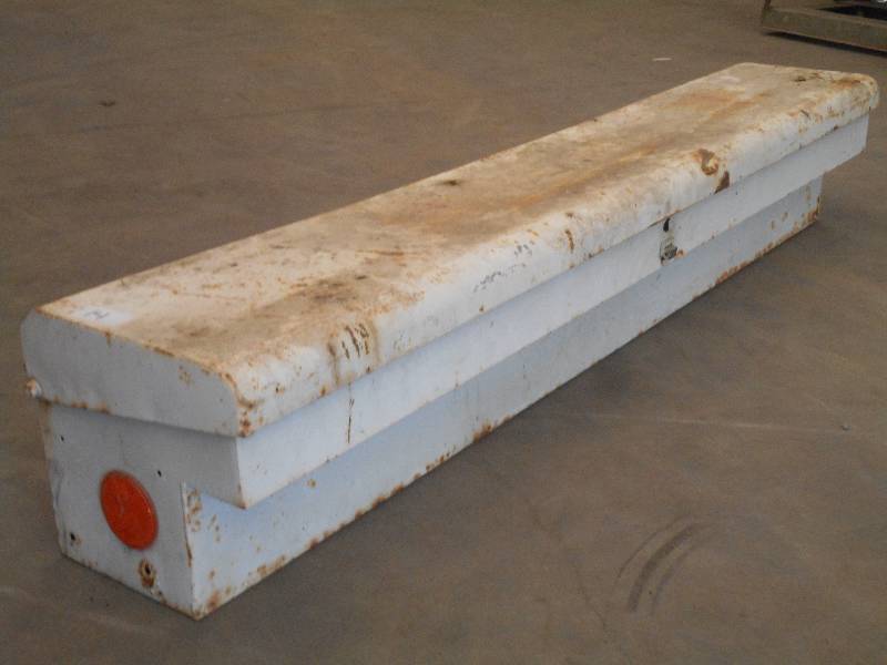 lot 14 image: 5ft Steel Bed-Rail Toolbox ...
