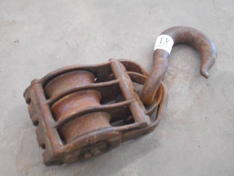 lot 18 image: Vintage Hook & Pulley ...