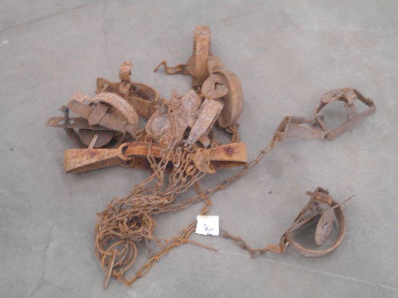 lot 24 image: Lot Of (10) Vintage Animal Traps ...