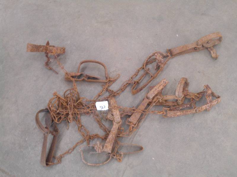 lot 25 image: Lot Of (10) Vintage Animal Traps ...