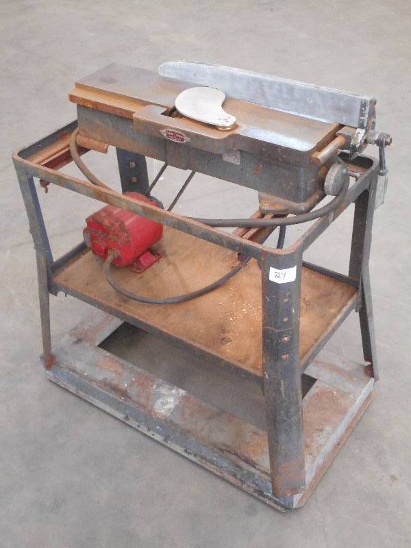 lot 29 image: Craftsman 120Volt Planer On Rolling...
