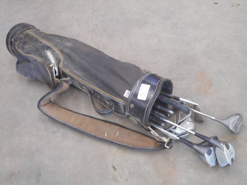 lot 51 image: Set Of Vintage Golf Clubs & Bag ...