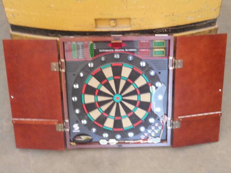 lot 53 image: SportCraft Electronic Dart Board Se...