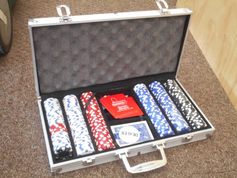 lot 82 image: Complete Poker Chip Set With Travel...